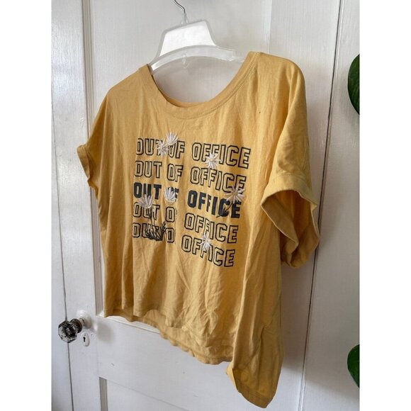 Abercrombie and Fitch women’s size large out of office T-shirt - Picture 2 of 9